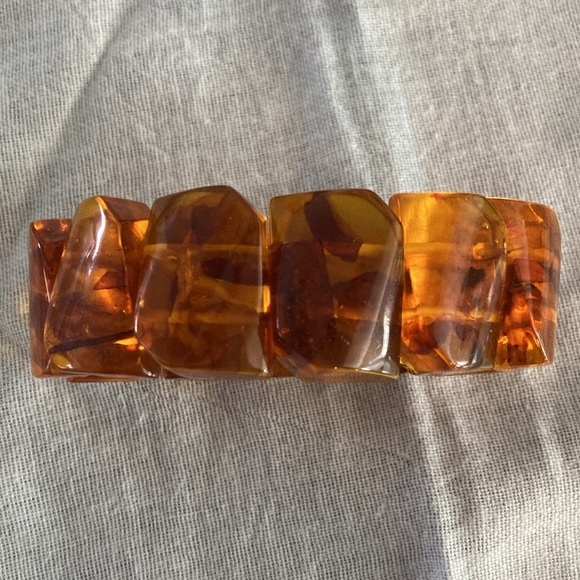 Vintage Amber in Lucite Bracelet - Picture 4 of 8